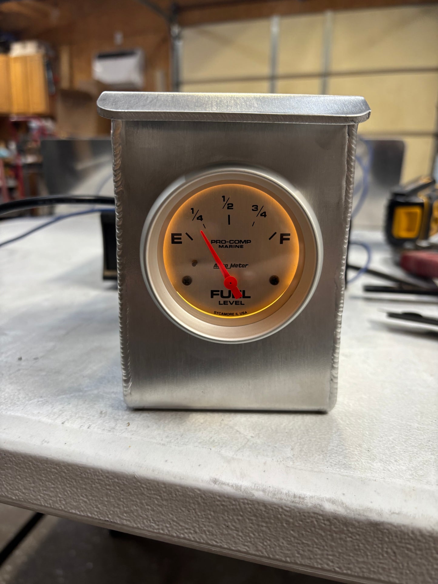 Electronic Fuel Gauge With Mounting Kit (240/33 Ohms)