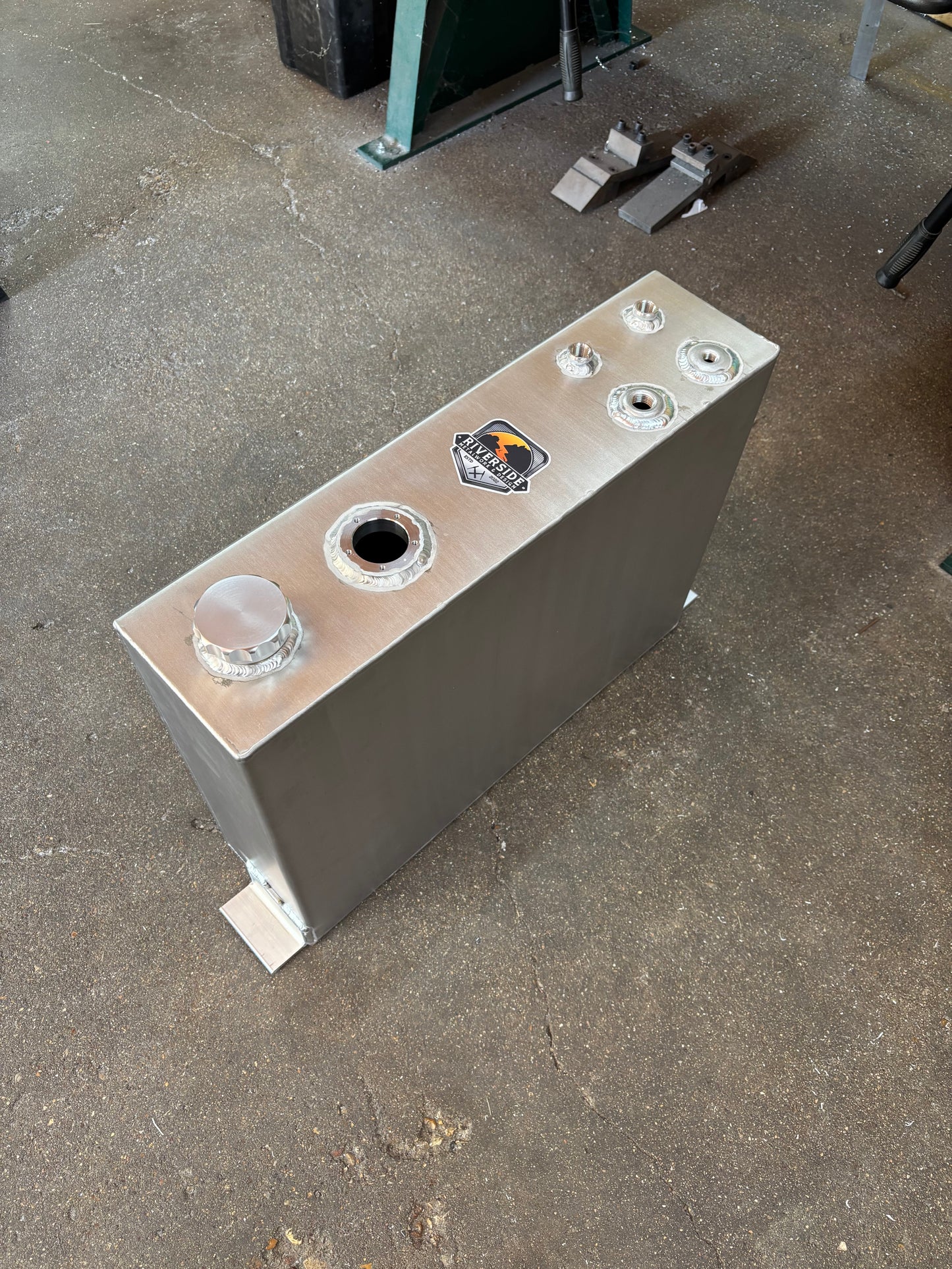 11 Gal (Slim) Fuel Tank