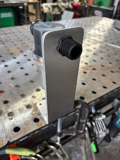 Water Filter Assembly With Mounting Bracket