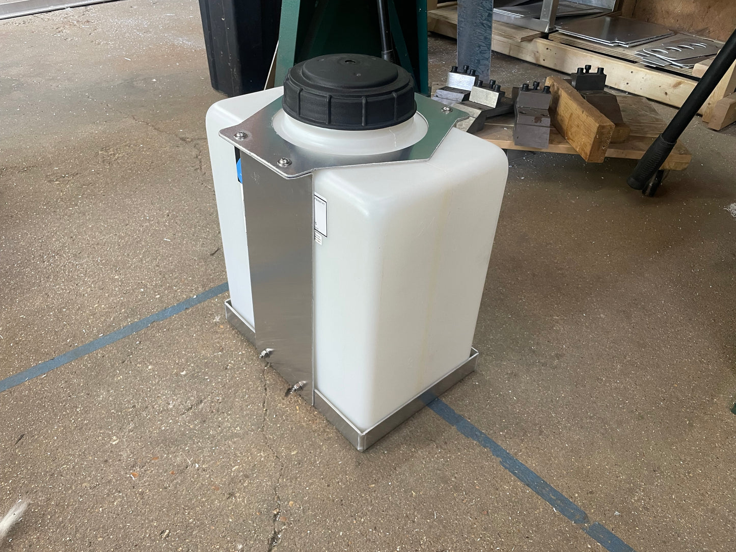 7 Gal Tank Holder