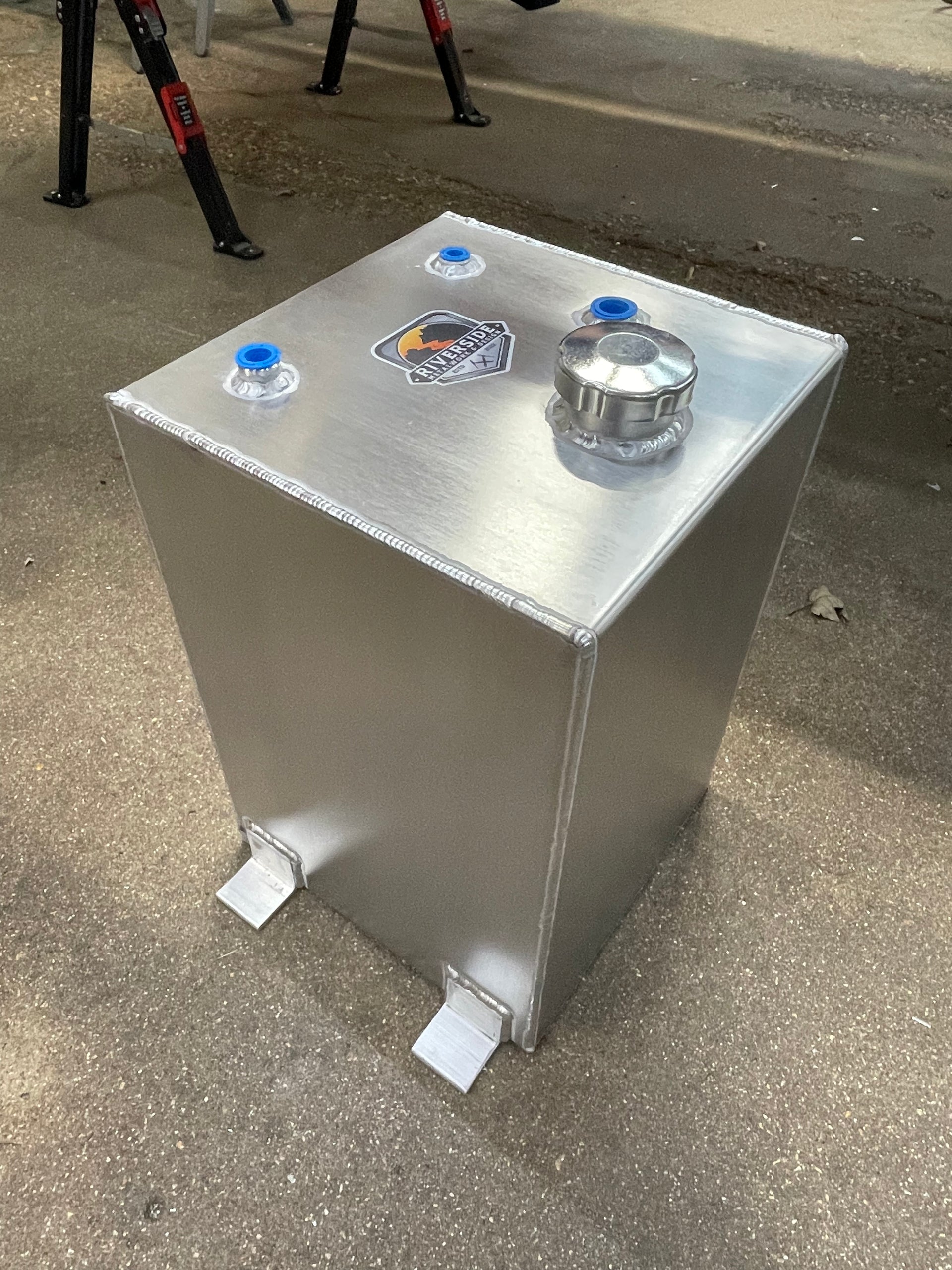 11 Gal (Vertical) Fuel Tank – Riverside Metalwork & Design
